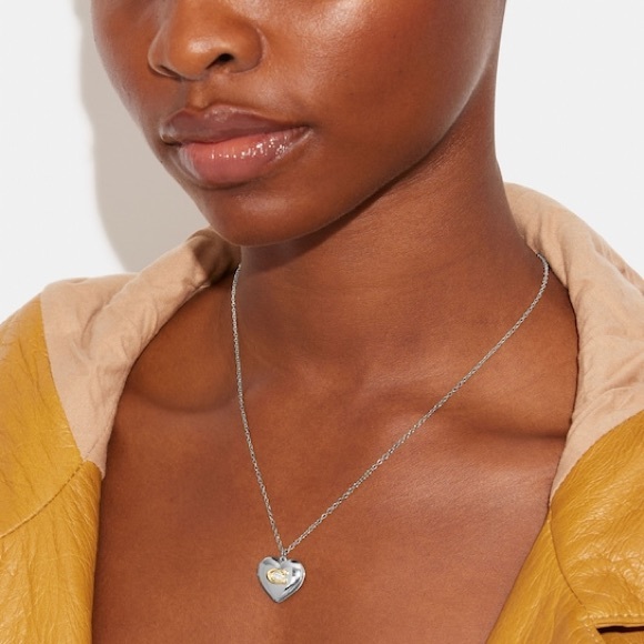 Coach Signature Heart Locket Silver Necklace New - Picture 7 of 7